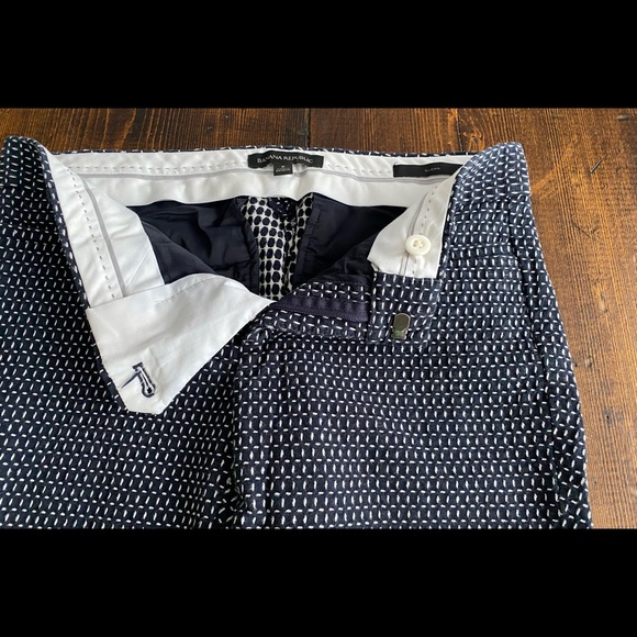Banana Republic Navy white small lines pattern Sloan Slim ankle pants - Picture 2 of 10